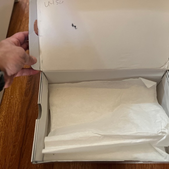 Kobe XI Mark Parker BOX ONLY Size 13 - Picture 4 of 4